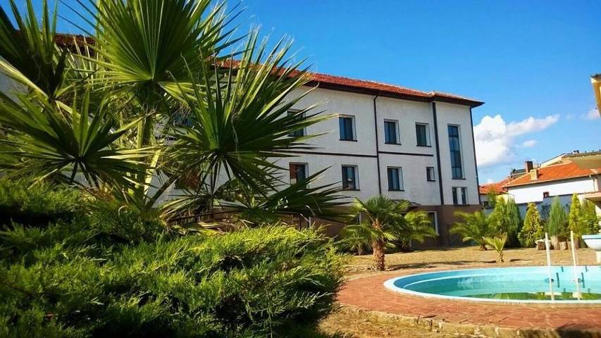 Casa rural para 23 personas, con jardín además de terraza y piscina en Bulgaria