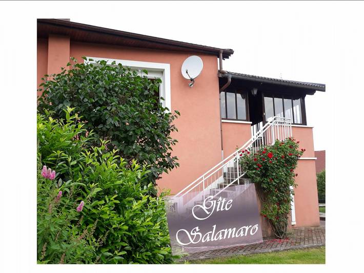 Gîte pour 6 personnes, avec Jacuzzi et Jardin