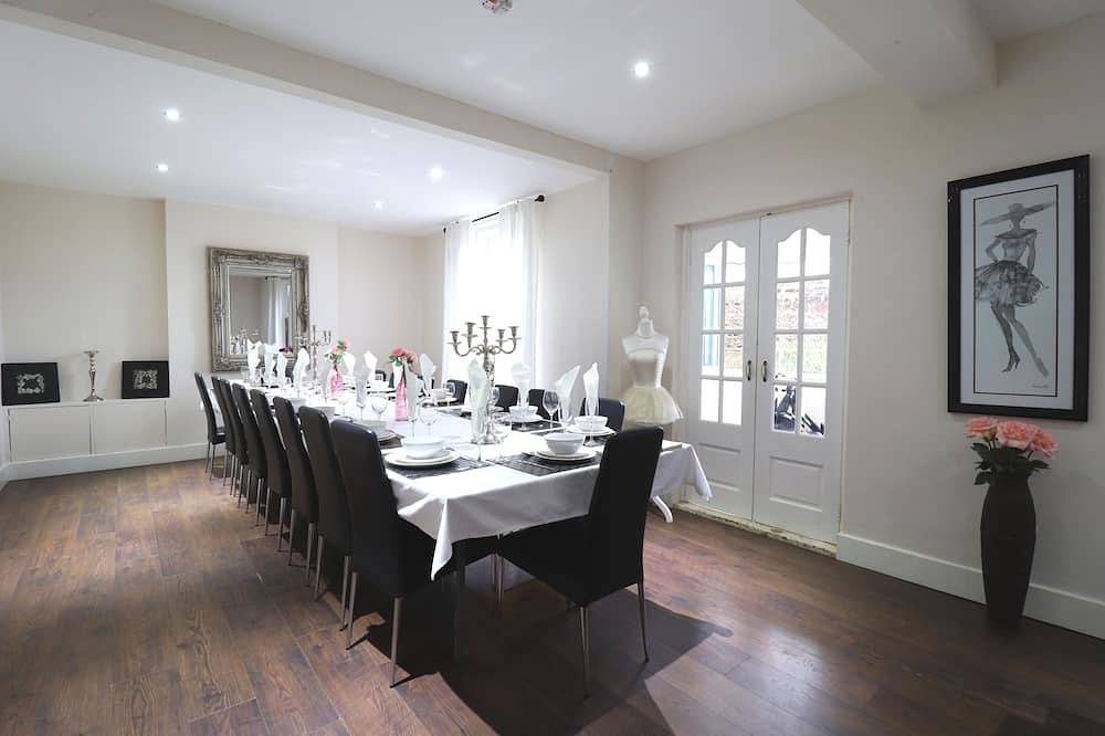 Lovely large property near Bournemouth in Christchurch, Dorset