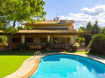 Holiday home in Muro, North Majorca für 16 