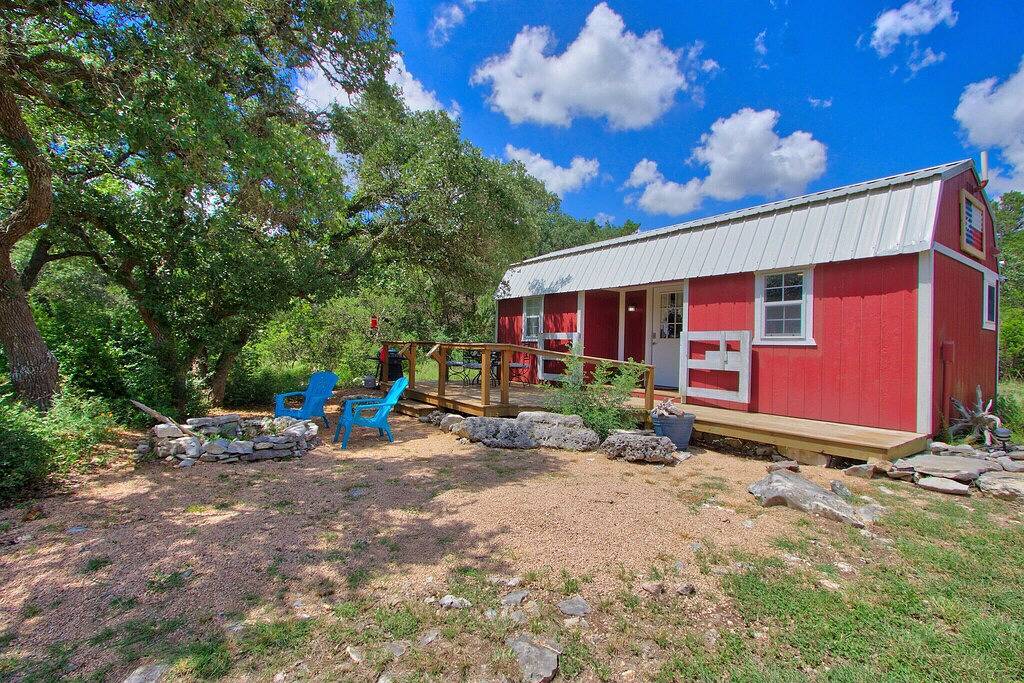 Sunflower Ridge Bungalow - An Outdoor Enthusiasts Wonder in Hays County