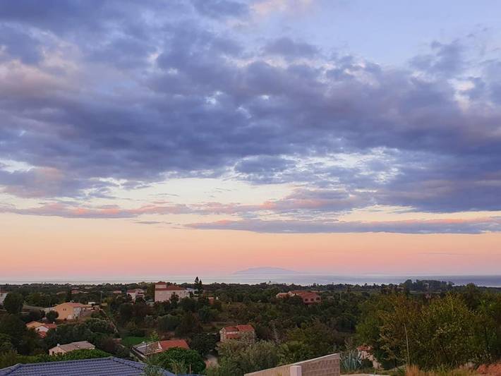 Gîte pour 4 personnes, avec Terrasse ainsi que Jardin et Vue à Talasani