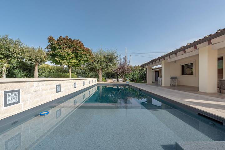 Villa voor 6 personen, met tuin en whirlpool in Modica