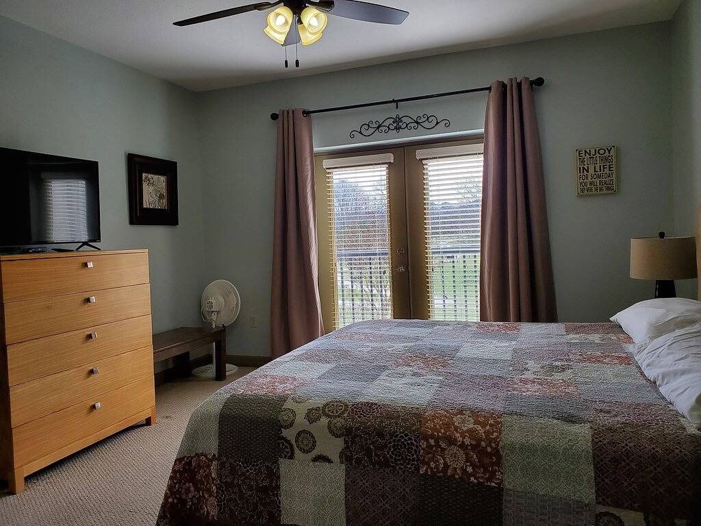 Ganze Wohnung, Perfekte Lage - in der Nähe von Dollywood und allen Sehenswürdigkeiten! Gleich neben dem Park. in Pigeon Forge, Sevier County