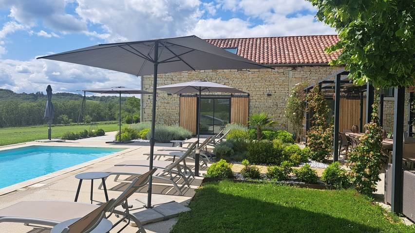 Gîte pour 12 personnes, avec piscine ainsi que terrasse et jardin à Veyrines-de-Domme - 3