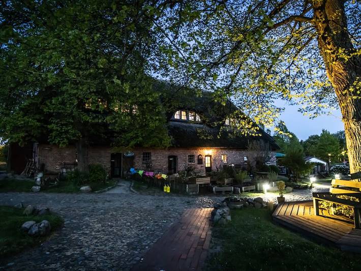 Ferienhaus für 8 Personen, mit Garten in Bastorf - 2