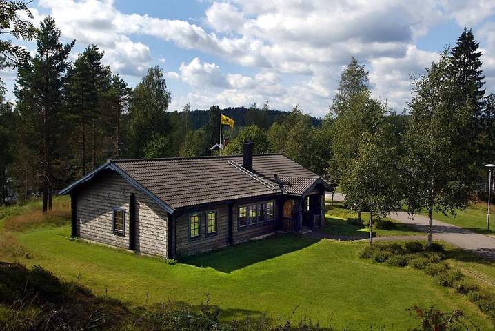 Camping för 6 Personer, med Terass samt Bubbelpool och Trädgård och Bastu i Lindesberg