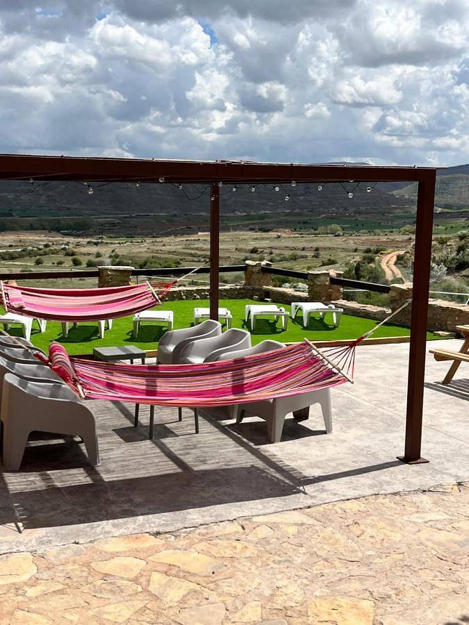 Casa rural para 18 personas, con Balcón y Terraza además de Jardín y Piscina en Miravete de la Sierra - 3