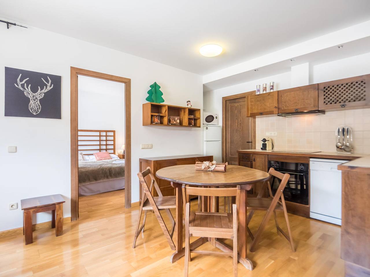 Entire apartment, 2 bedroom apartment with balcony and 2 bath.El Tarter. Esq51 in El Tarter, Grandvalira