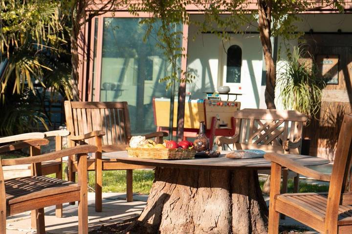 Location de vacances pour 12 personnes, avec Balcon et Jacuzzi ainsi que Terrasse et Jardin à Dommartin - 4