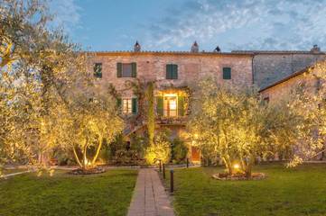 Cottage pour 3 personnes, avec jardin ainsi que sauna et jacuzzi, animaux acceptés à San Quirico d'Orcia