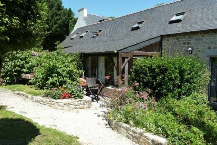 Maison de vacances pour 4 personnes, avec piscine ainsi que terrasse et jardin à Clohars-Fouesnant