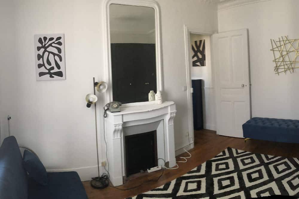 Entire apartment, Chic et Cosy in La Garenne-Colombes, Hauts-de-Seine