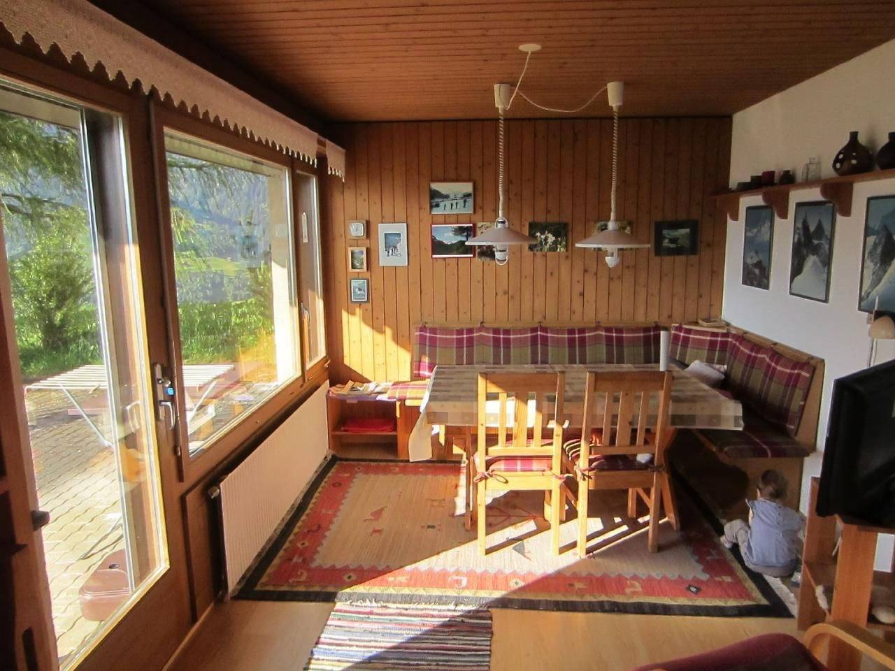 Ganze Wohnung, Sonnige Ferienwohnung mit Terrasse,idyllische Lage in Lumnezia, Obersaxen-Mundaun