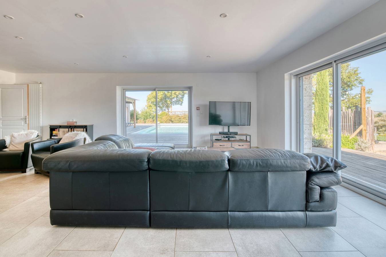 Maison 'Villa Virginie Gite 2' avec vue sur le lac, Wi-Fi et climatisation in Faudoas, Tarn-et-Garonne