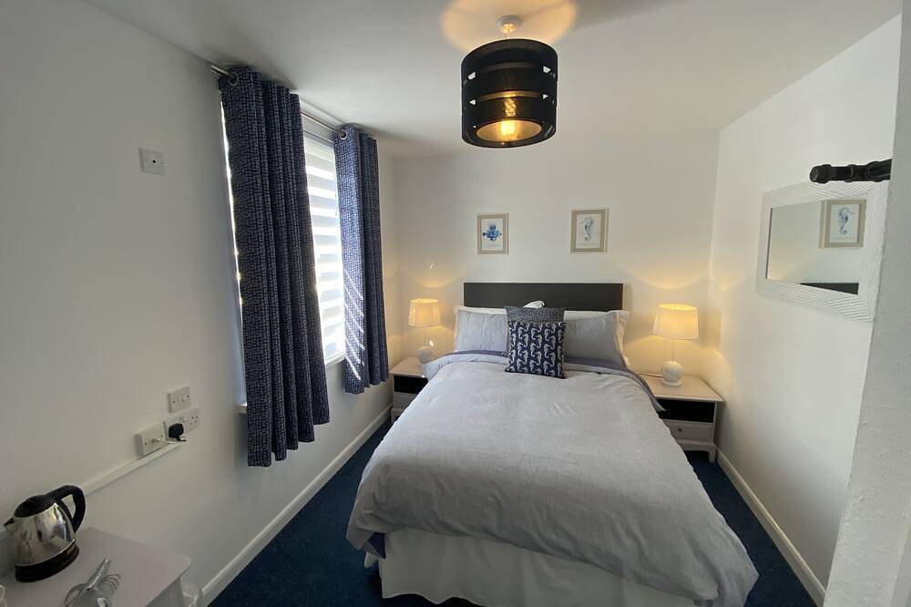 Room by the beach! in Torquay, Torbay