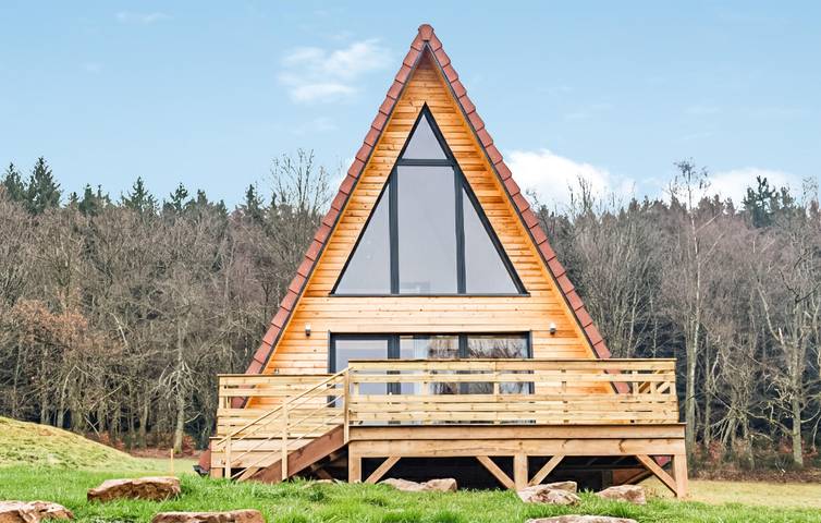 Location de vacances pour 6 personnes, avec Terrasse et Jardin à Anould