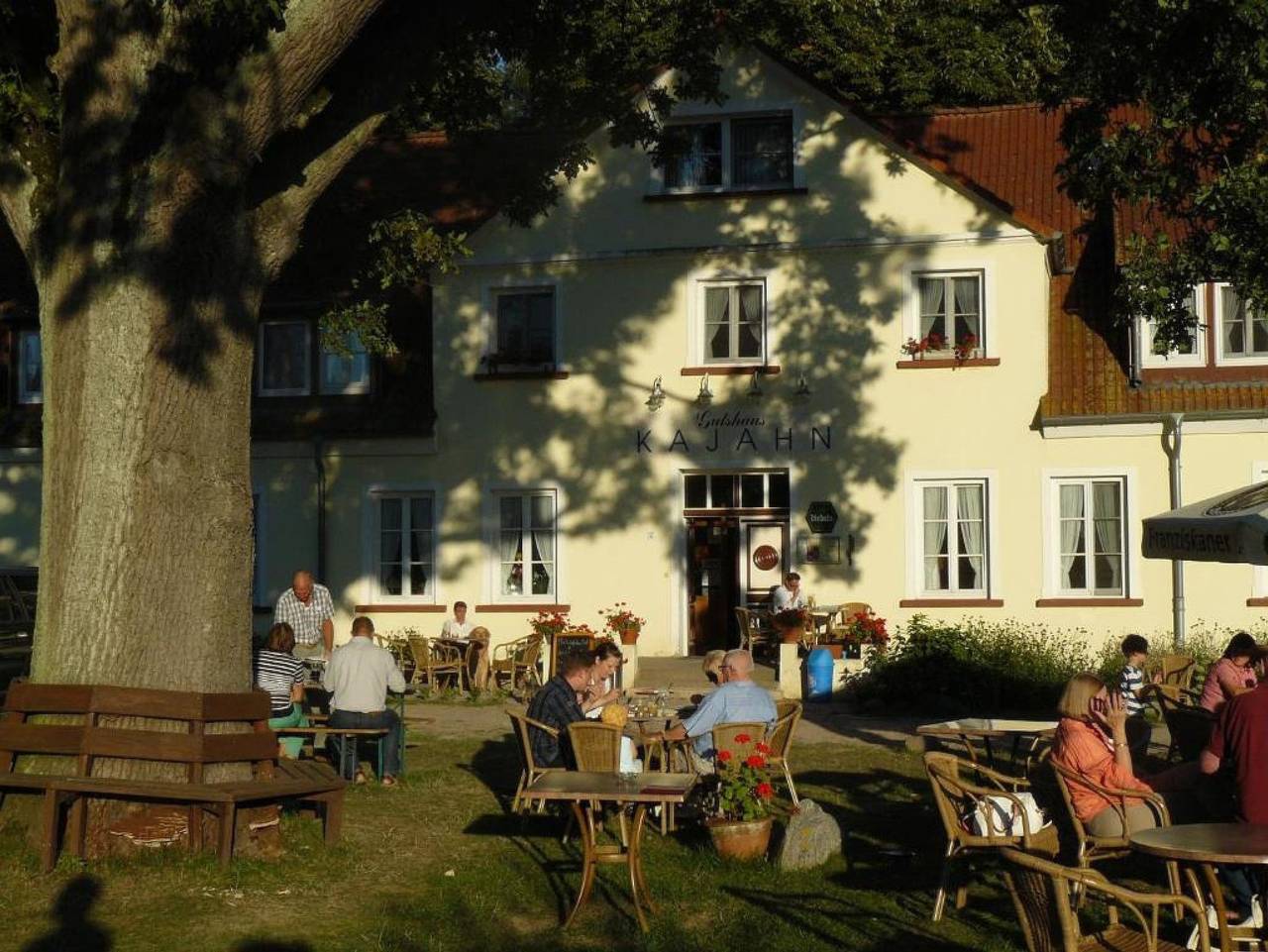 Hotel Gutshaus Kajahn - Einzelzimmer in Gustow, Stralsund Umland