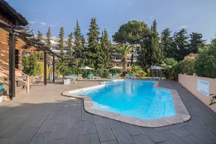 Gîte pour 2 personnes, avec jardin dans Olhos de Água
