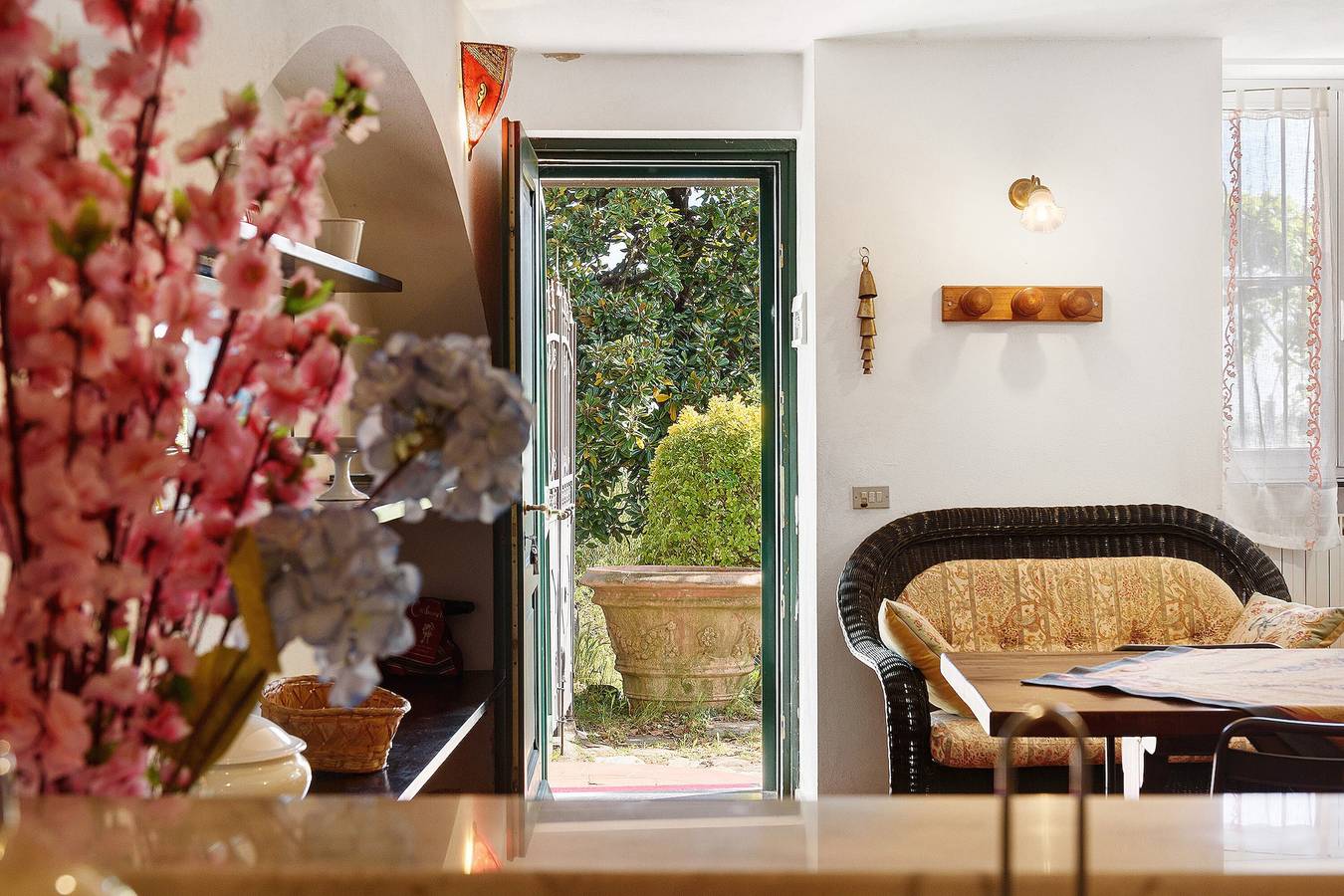 Villa 'Ponzio' with Sea View, Private Garden and Wi-Fi in Genova (City), Genua