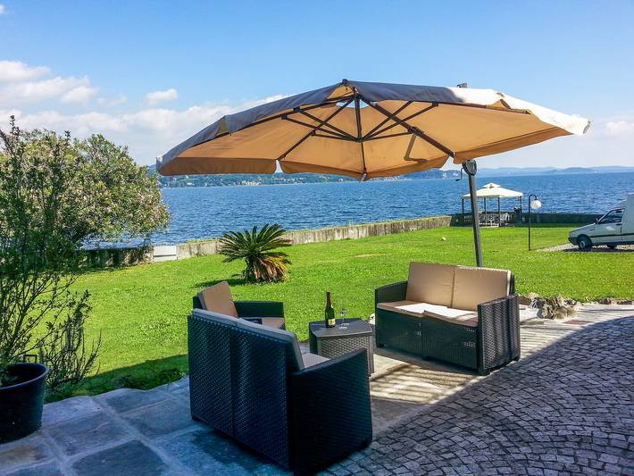Ferienwohnung für 4 Personen, mit Terrasse und Garten sowie Seeblick und Ausblick am Lago Maggiore - 2