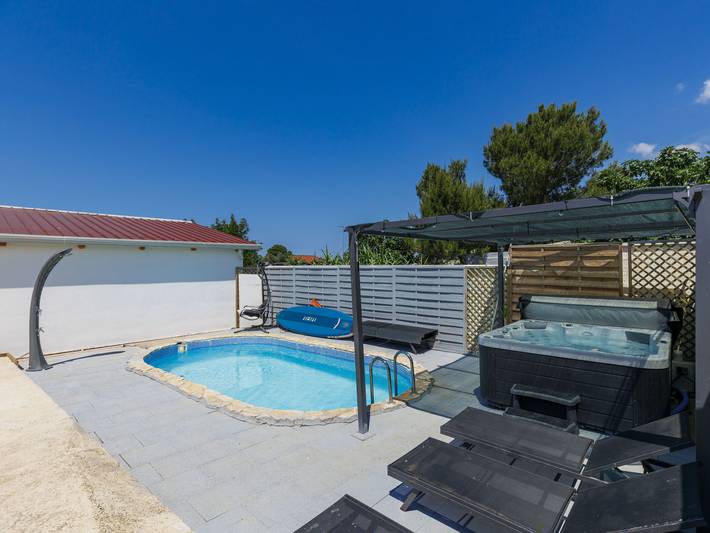 Ferienhaus für 5 Personen, mit Terrasse und Garten, mit Haustier in Peroj - 2