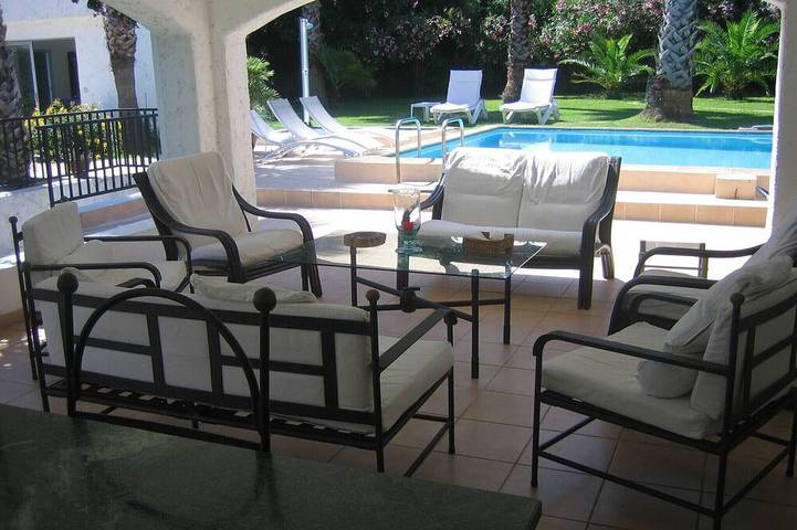 Ferienhaus für 9 Personen, mit Balkon und Garten in Talasani