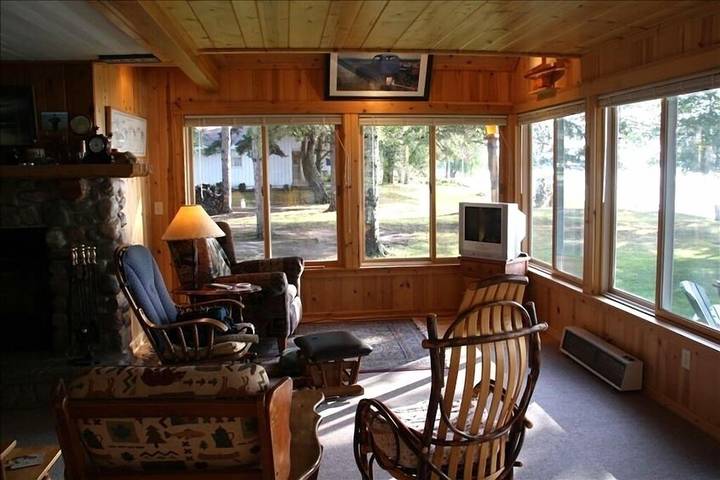 Vacation rental for 7 people, with hot tub and yard as well as terrace in Lake Leelanau