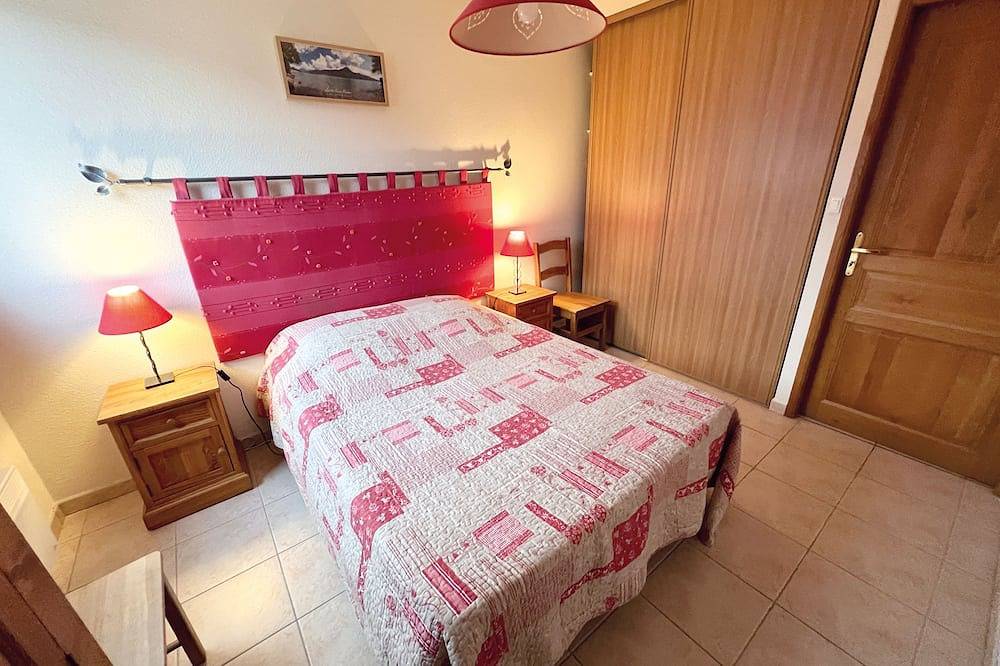 Entire apartment, Nice flat. 2 bedrooms - Embrun - panoramic view - close to ski resorts and lake in Embrun, Écrins National Park