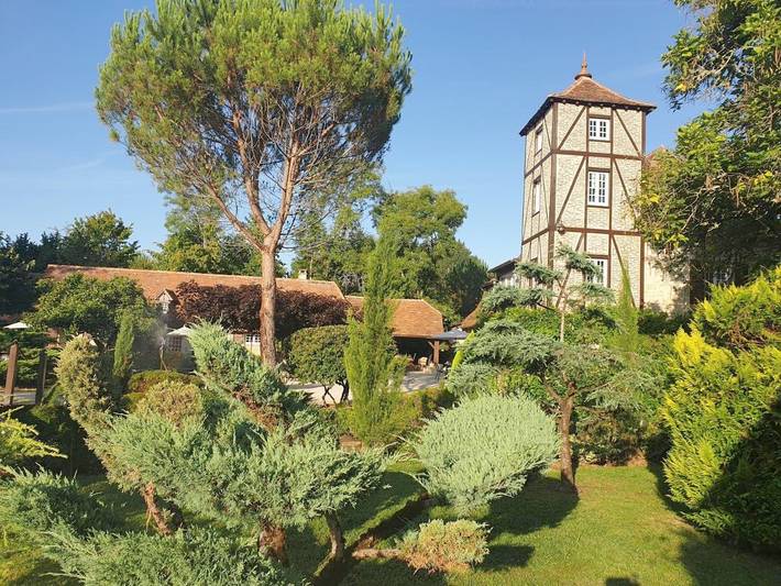 Chambre d’hôte pour 2 personnes, avec Terrasse et Jardin ainsi que Piscine et Vue