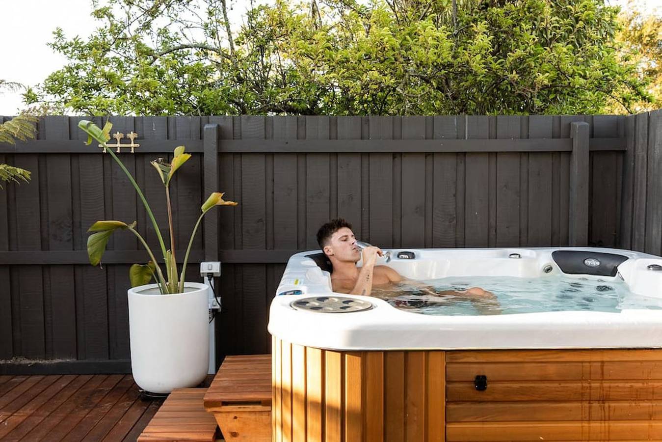 Sol Coastal Retreat - Outdoor Spa and Sauna in Melbourne, Mornington Peninsula