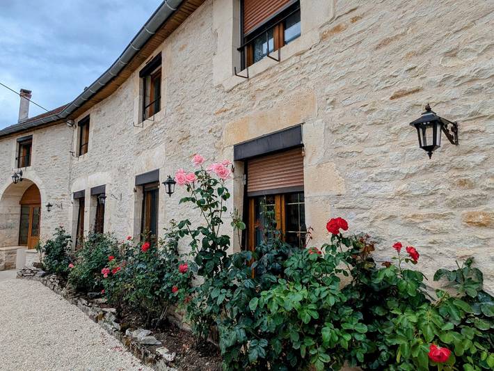 Gîte pour 12 personnes, avec jardin, animaux acceptés