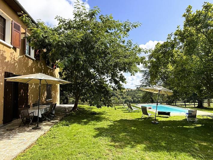 Gîte pour 10 personnes, avec Terrasse ainsi que Jardin et Piscine
