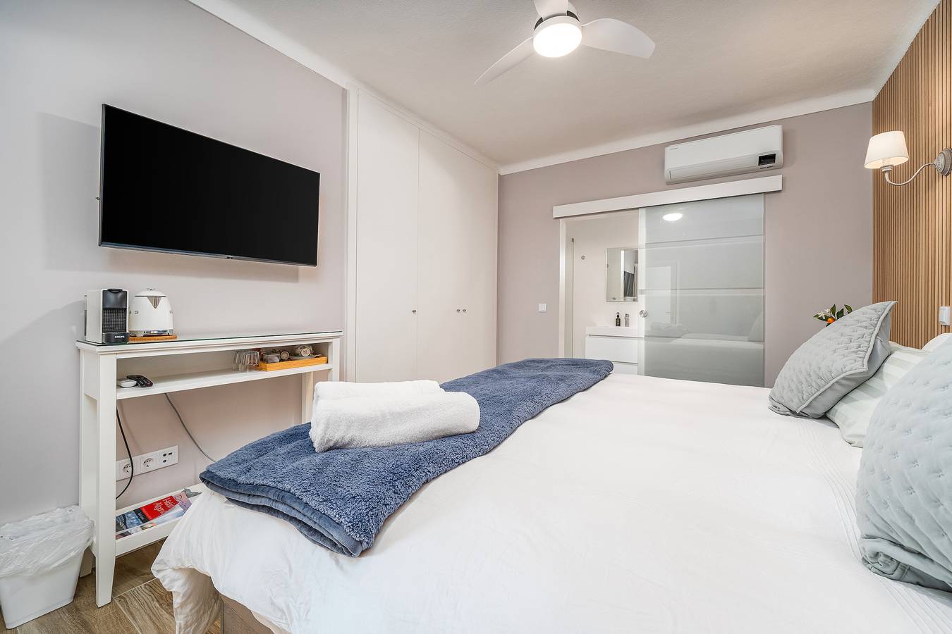 Habitación 'Orange Blossom Grove - 2' con terraza compartida, Wi-Fi y aire acondicionado in São Bartolomeu de Messines, Distrito de Faro