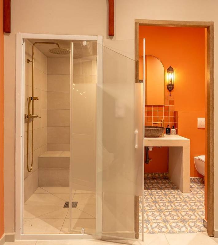 Gîte pour 2 personnes, avec terrasse ainsi que jacuzzi et jardin à Feyzin - 2