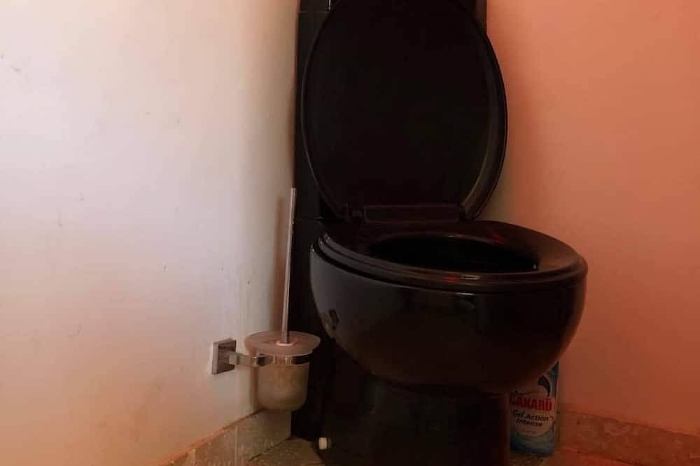 Appartement entier, Studio meublé à 10min de Paris! Jardin commun, parking intérieur gratuit in Arcueil, Val-de-Marne