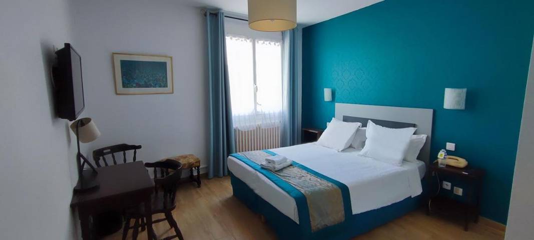 Hôtel pour 2 personnes, avec piscine et jardin, animaux acceptés à Nontron - 3