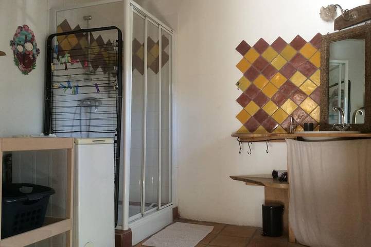 Appartement entier, Gîte rural de caractère dans petit village calme sur les flancs du Mont Poupet in Ivrey, Jura Francais