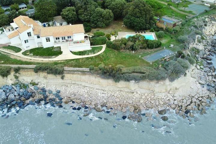 Villa pour 16 personnes, avec Terrasse et Jardin ainsi que Piscine et Vue à Angoulins