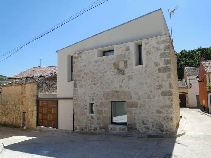 Casa rural para 2 personas, con Jacuzzi además de Terraza y Jardín en La Horra
