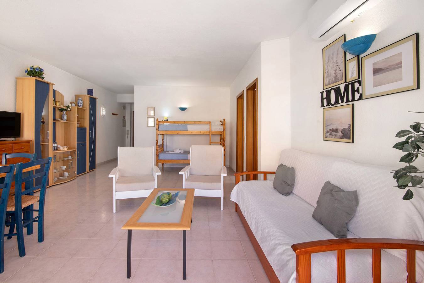 Ganze Wohnung, Ferienwohnung 'Blue View' mit Meerblick, Wi-Fi und Klimaanlage in Armação de Pêra (costa), Faro Distrikt