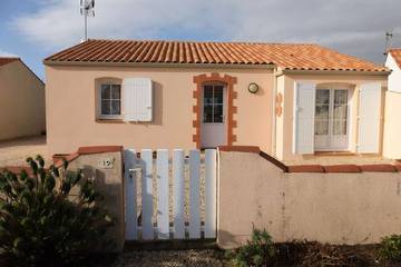 Cottage pour 6 personnes, avec terrasse à Givrand