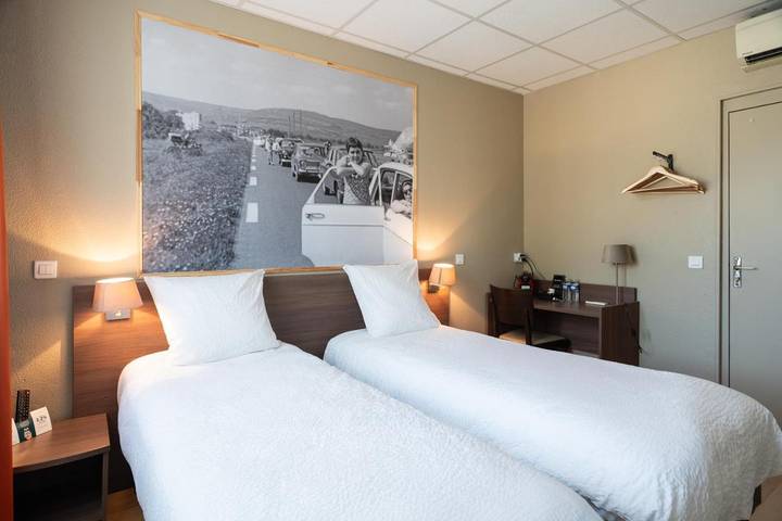 Hôtel pour 3 personnes, avec terrasse, animaux acceptés à La Coucourde - 4