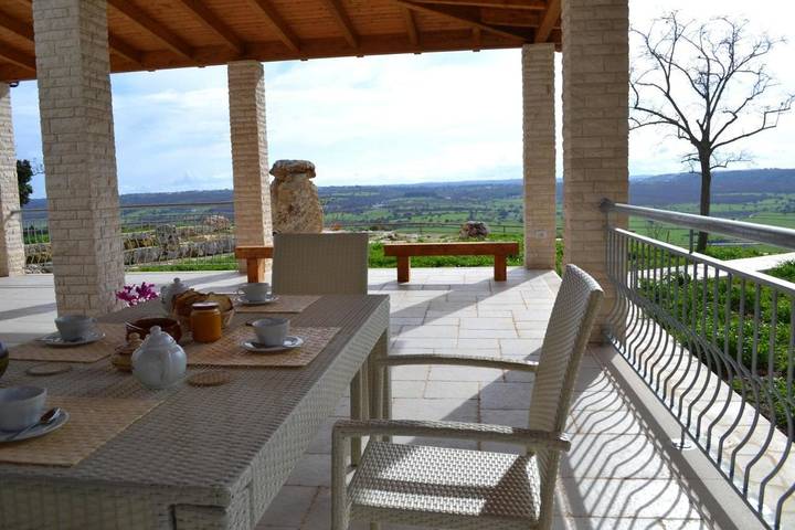 Apartahotel para 3 personas, con sauna y jardín además de piscina y vistas en Apulia