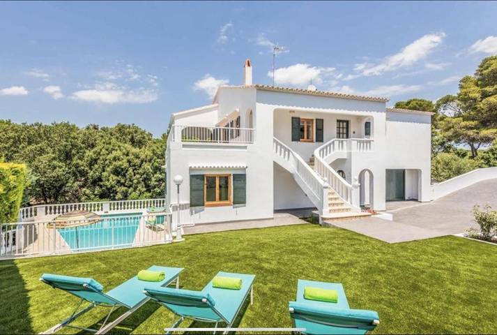 Casa de vacaciones para 12 personas, con Balcón y Terraza además de Jardín y Piscina en Cala Galdana