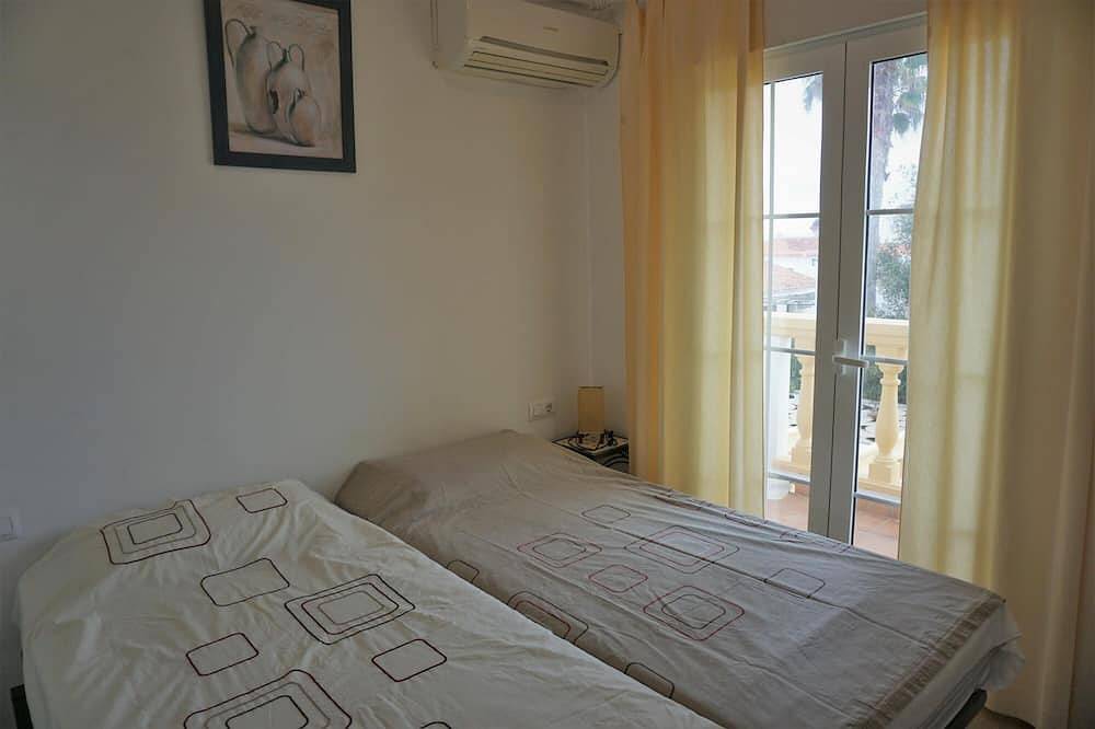 Apartamento entero, Bungalow Pueblo Mar en la playa de Els Poblets in Almadraba, Costa Blanca