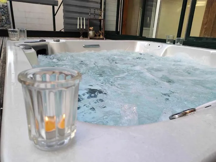 Maison de vacances pour 8 personnes, avec terrasse ainsi que sauna et jacuzzi - 1