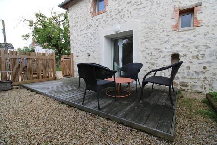 Location de vacances pour 4 personnes, avec terrasse et jardin à Aizenay - 2