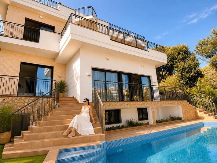 Casa rural para 8 personas, con Terraza además de Jardín y Piscina en Santa Susana