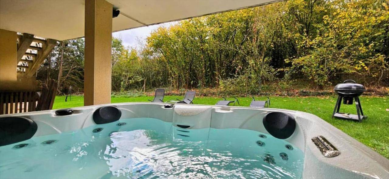 Appartement entier, Deluxe Two-Bedroom Apartment with Garden View in Dieulouard, Région de Nancy